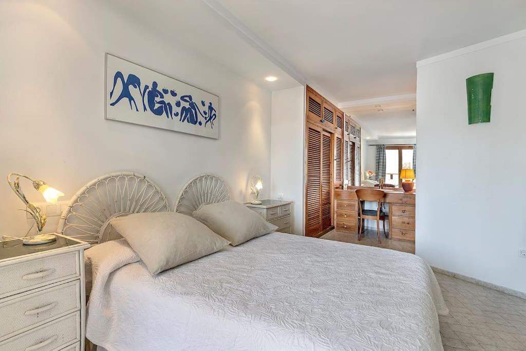 Apartment Llenaire 2, Sea View, Pool, Ac *