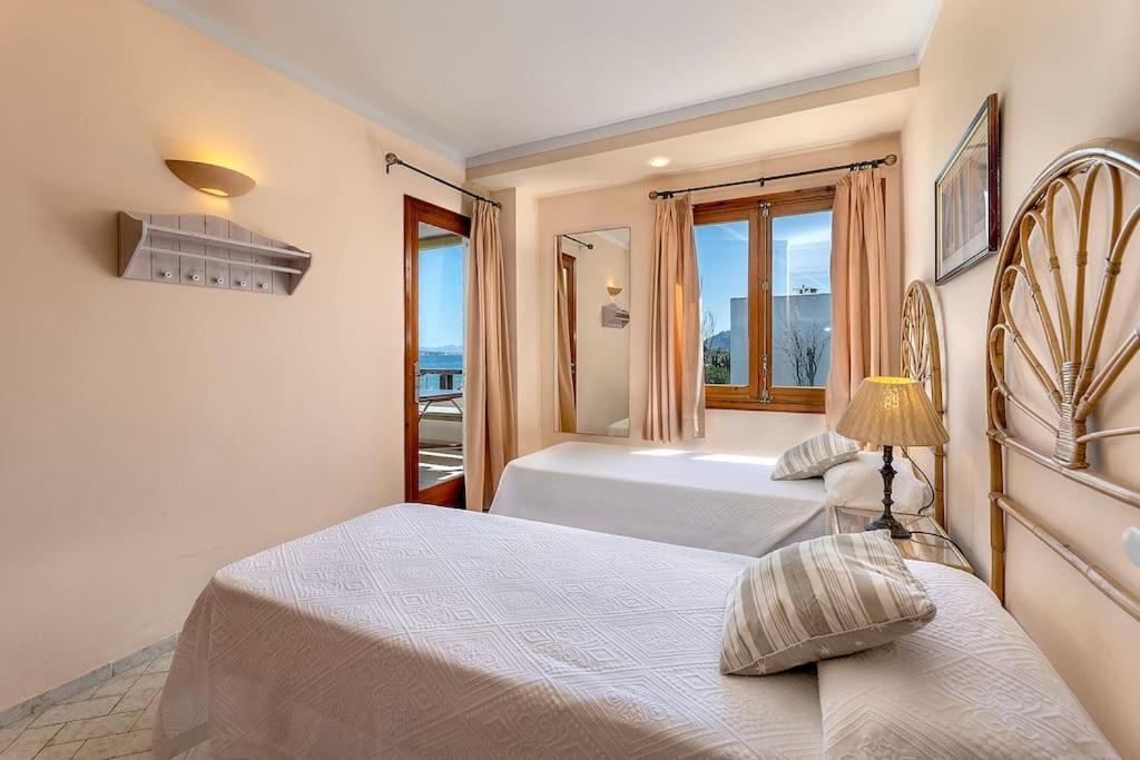 Llenaire 2, Sea View, Pool, Ac Apartment *