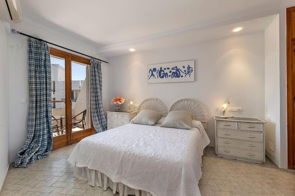 Apartment Llenaire 2, Sea View, Pool, Ac