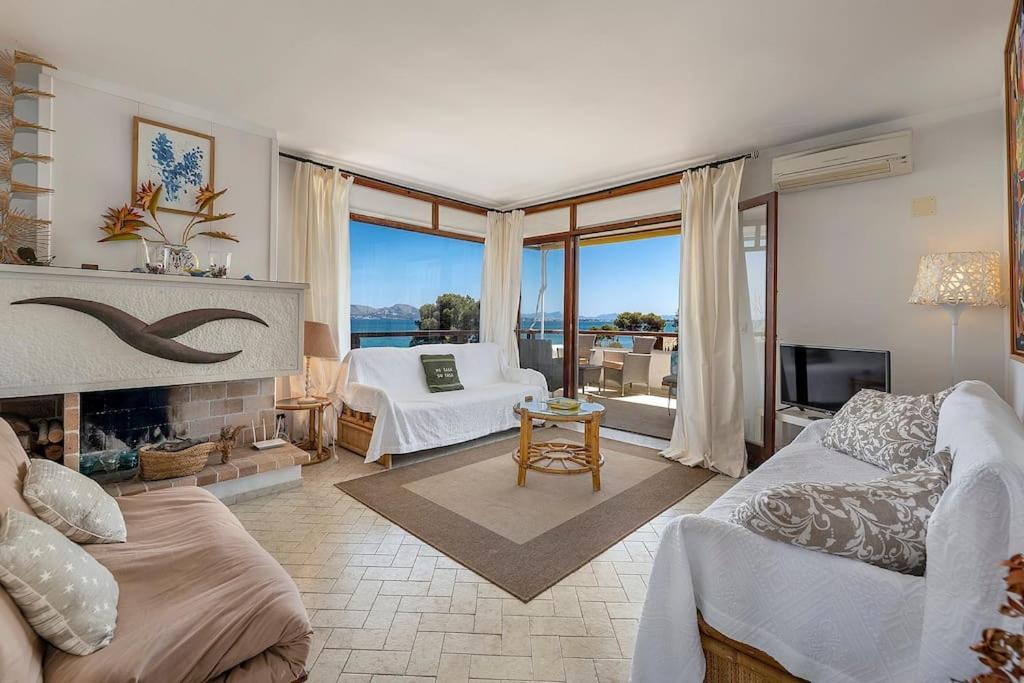 Llenaire 2, Sea View, Pool, Ac Apartment